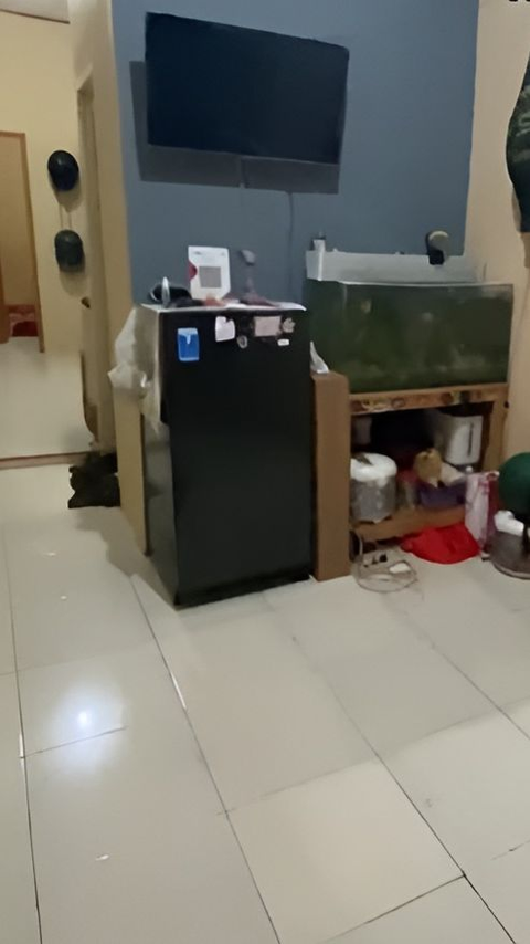 Potret Rumah Kontrakan Nyeleneh di Cikarang, Kamar Tidur Persis Samping Dapur