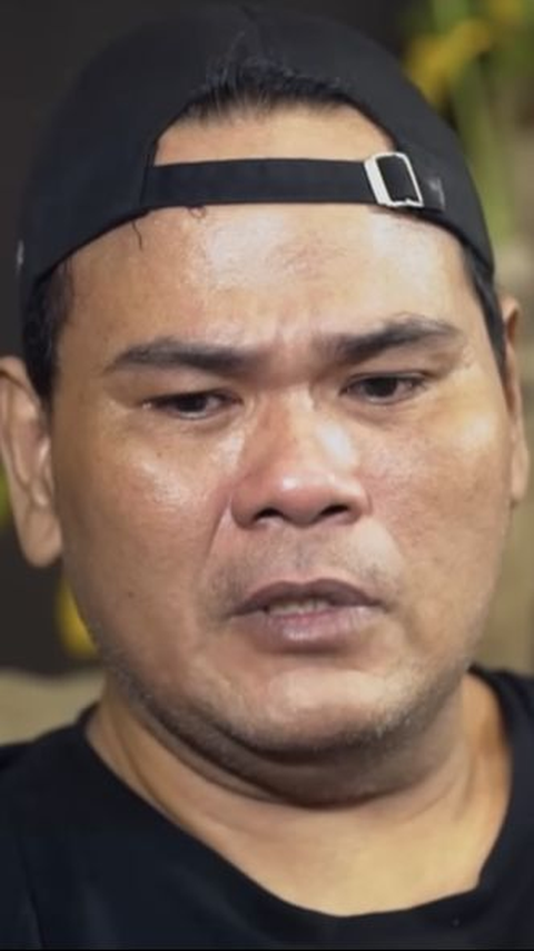 Berderai Air Mata, Fahmi Bo Ngaku Tak Dianggap di Pernikahan Anaknya