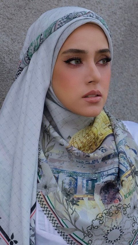 Gabungkan 2 Hijab dalam Satu Tampilan, Tengok Tutorial Hijab ala Fairuz A Rafiq