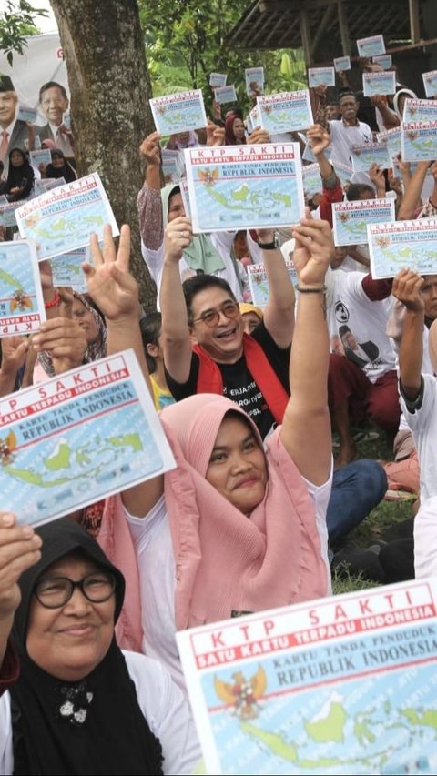 FOTO: Sosialisasi Menggaungkan KTP Sakti, Program Unggulan Pasangan Ganjar-Mahfud