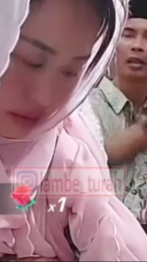 Pinkan Mambo Menikah & Kembali Mualaf, ini Deretan Artis yang Sempat Murtad lalu Kembali Masuk Islam