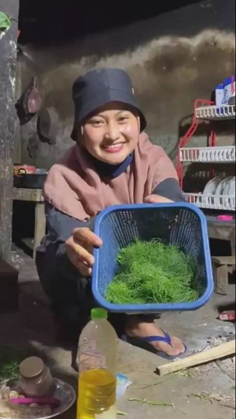 Dulu Masak dengan Tungku, Penampakan Dapur Baru Eks Biduan Cantik Novi Listiana yang Kini Hijrah & Jadi Petani Bawang, Bikin Iri