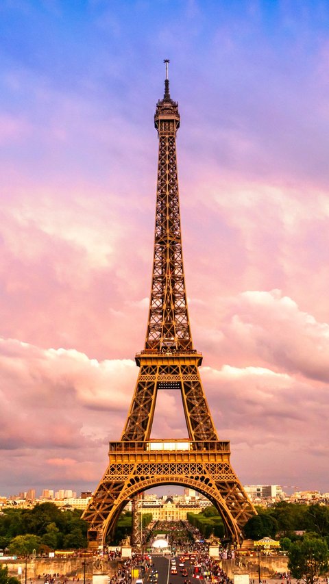 Menara Eiffel Tutup Akibat Mogok Kerja, Pengelola Minta Maaf