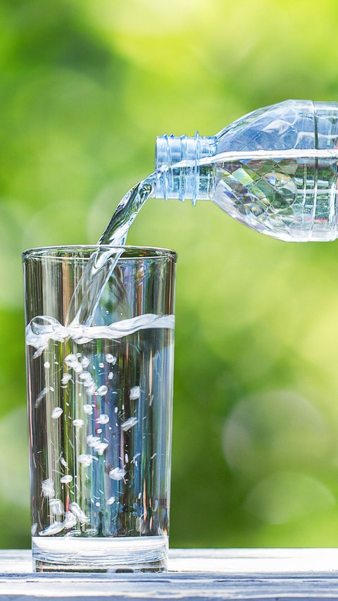 5 Merek Air Minum Kemasan Termahal Sejagat, Seliter Bayar Rp193 Juta