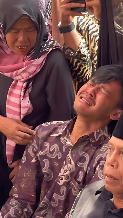 Viral! Dua Pemuda Nangis Kejer Saat Menghadiri Acara Prosesi Akad Nikah, Ternyata Karena Ini...