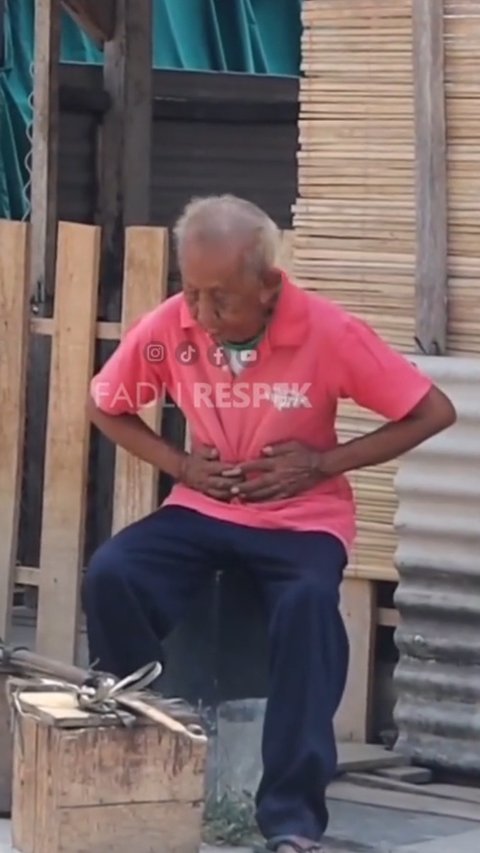 Viral Kakek Tukang Sol Tahan Lapar karena Tak Ada Pelanggan, Kisahnya Bikin Sedih