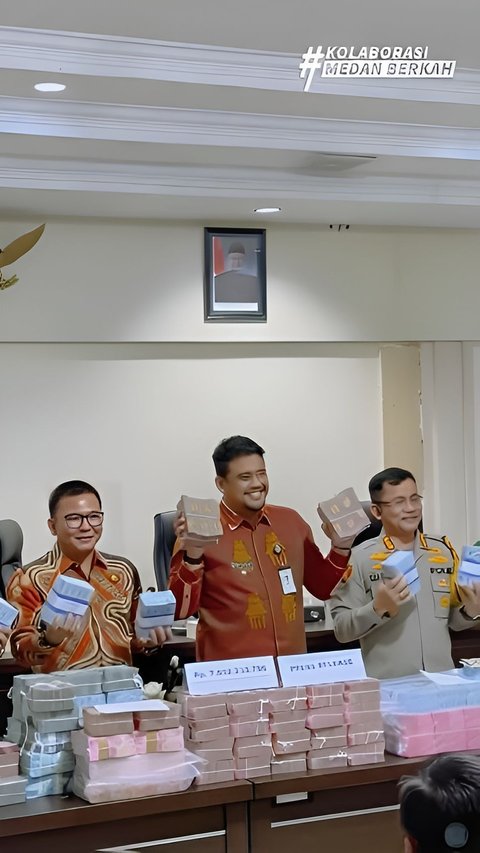 Momen Bobby Nasution Pamer Uang Rp21 Miliar yang Dikembalikan dari Kontraktor Proyek Lampu Pocong Kota Medan