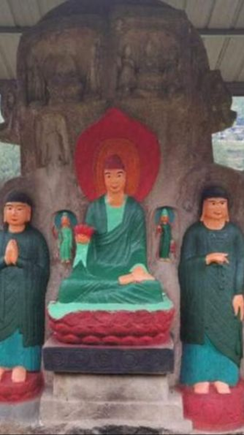 Villagers in China Damage 1,400-Year-Old Ancient Buddha Statue by Painting It
