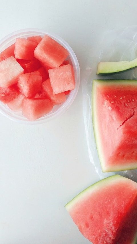How To Pick A Watermelon In 9 Steps And How To Store It Properly