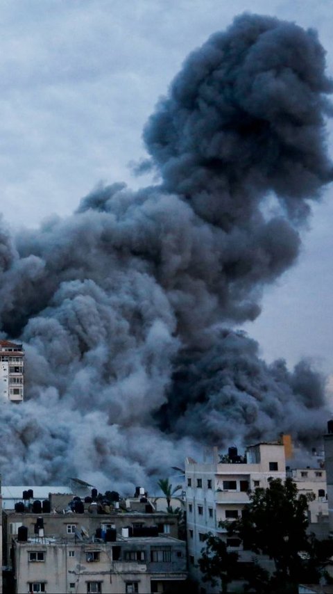 Tertimbun Reruntuhan Akibat Serangan Israel, Bocah Palestina Minta Diselamatkan Paling Akhir Setelah Keluarganya