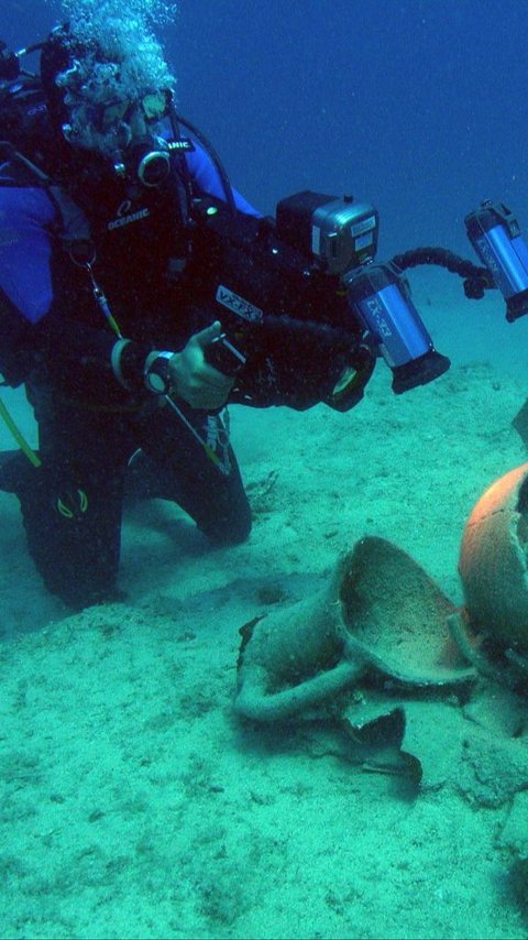 Harta Karun Misterius Berusia 2.500 Tahun Ditemukan di Bawah Laut, Ini Isinya