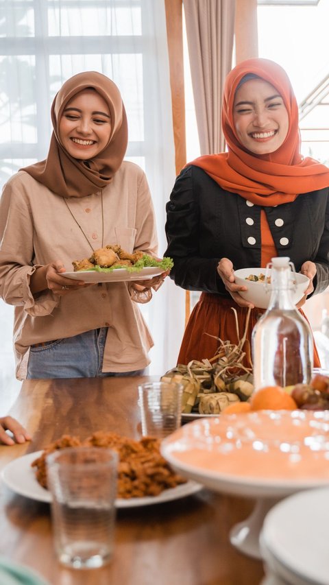 67% Masyarakat Indonesia Berencana Belanjakan Uang THR untuk Ramadan 2024