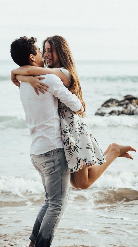 90 Romantic Words for Beloved Couples, Making Your Partner Feel Special and More Intimate