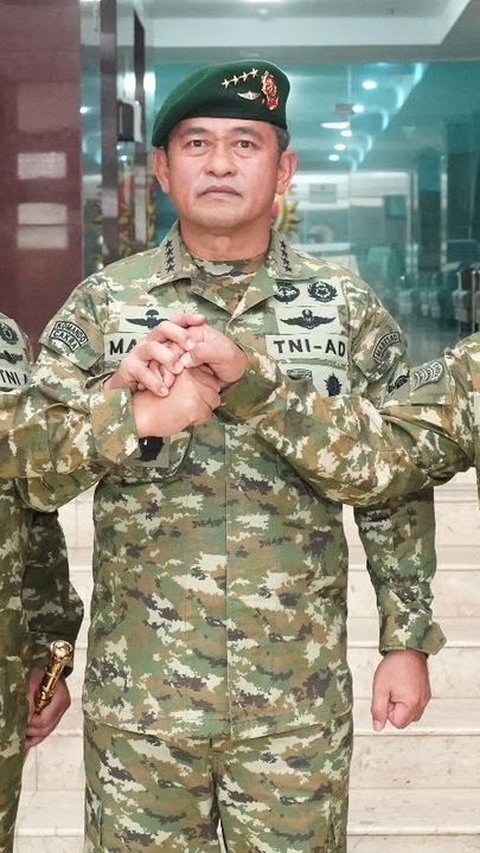 Jenderal Maruli Serahkan Tongkat Komando ke Pejabat Kostrad, Gagah saat Foto Bareng Bintang Satu dan Dua