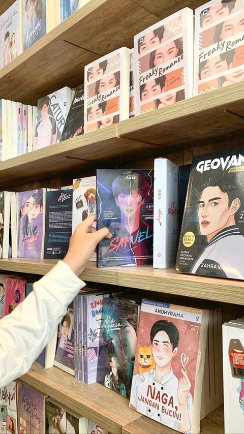 Buku Komedi Paling Lucu, Novel-Novel Rekomendasi yang Siap Mengocok Perut