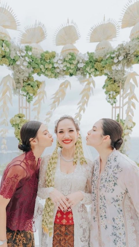 8 Foto Yuki Kato di Pernikahan Bunga Citra Lestari dan Tiko Aryawardhana