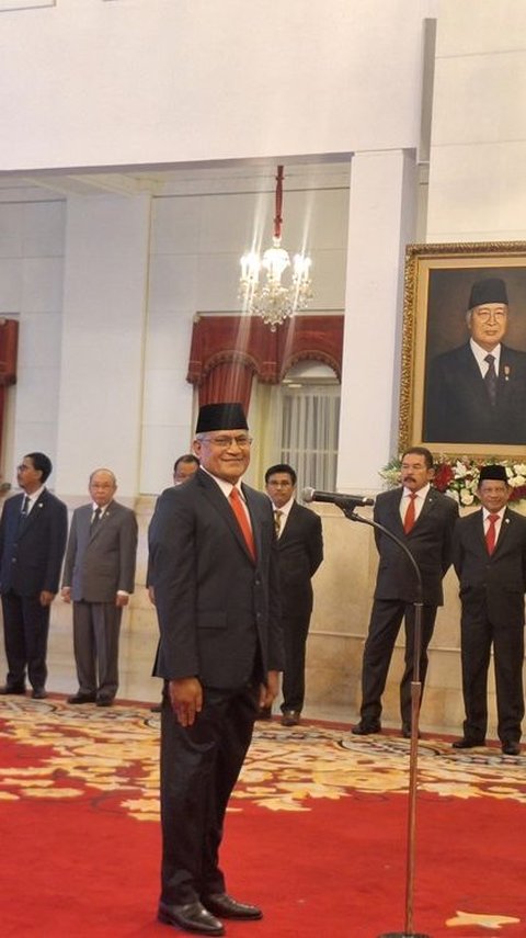 Dilantik Jokowi, Marthinus Hukom Resmi Jabat Kepala BNN