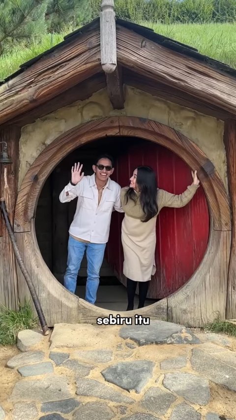 Foto-foto Sabrina Anggraini dan Belva Devara saat Berkunjung ke Lokasi Syuting Film The Hobbit di New Zealand, Seru Banget!