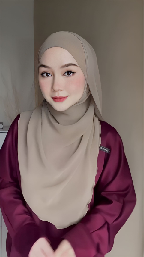 Tutorial Hijab Pashmina Menutup Dada dan Punggung, Look Jadi Anggun Banget