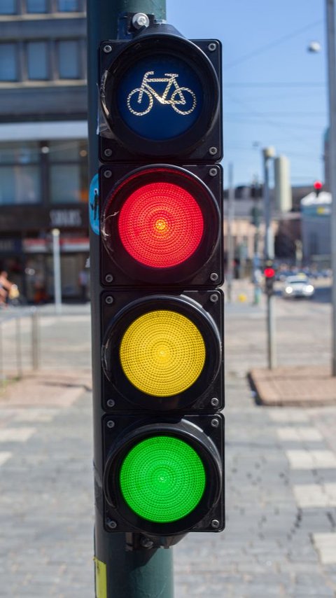 Ternyata Ini Alasan Lampu Lalu Lintas Berwarna Merah Kuning Hijau