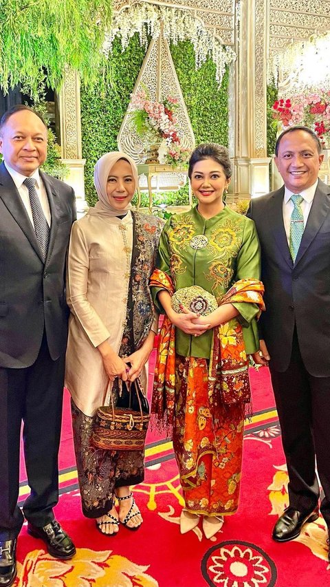 Cantiknya Bella Saphira Temani Suami Kondangan, Tak Diduga Jumpa Jenderal Bintang 4 TNI