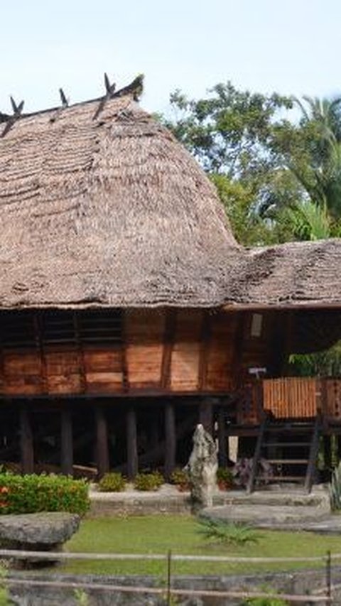 Mengenal Omo Hada Laraga, Rumah Adat dari Nias Berbentuk Oval