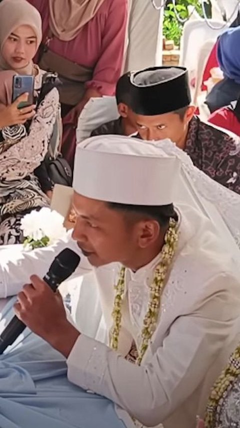 Potret Pernikahan Unik di Kampung, Bawaan Seserahan Mulai dari Kayu Bakar dan Kambing