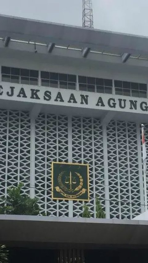 Kamis, Maqdir Pastikan Bawa Rp27 Miliar Hasil Pengembalian Kasus BTS ke Kejagung