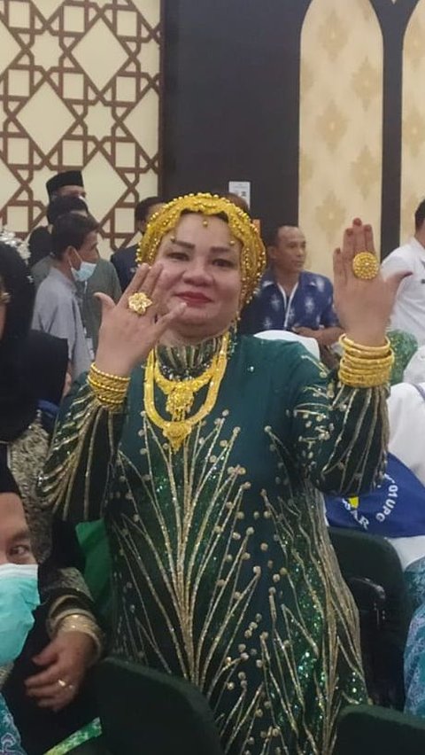 Emas 100 Gram yang Dipamerkan Jemaah Haji Glamor di Makassar Ternyata Imitasi