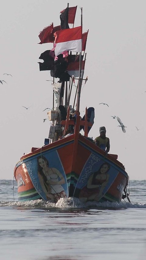 FOTO: Resah Nelayan Muara Angke Terdampak Reklamasi di Teluk Jakarta, Kini Melaut Makin Jauh