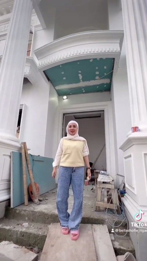 Selesai Dibangun, Intip Penampakan Rumah Baru Bella Shofie yang Megah Bak Istana