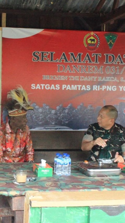 Kunjungi Prajurit di Perbatasan RI-PNG, Jenderal TNI Ikut Bermalam di Pos Satgas