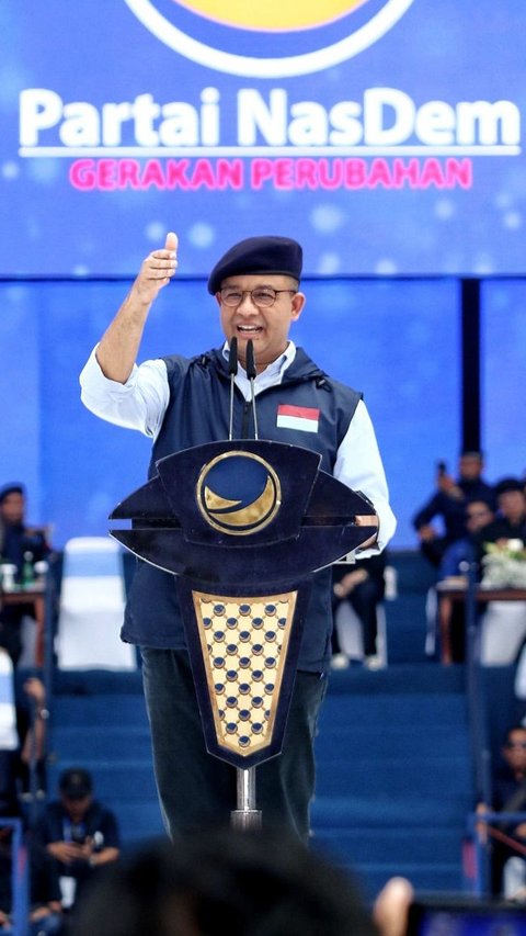 FOTO: Pakai Baret, Pidato 'Berapi-Api' Anies Baswedan Membakar Semangat Para Kader NasDem di Gelora Bung Karno