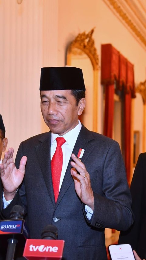 Ekspresi Datar dan Gestur Jokowi saat Ditanya soal NasDem