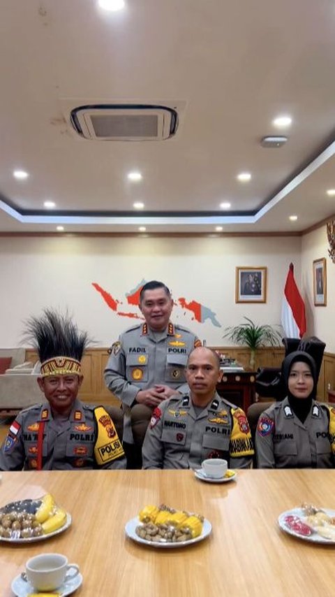 Jenderal Polisi Undang Tiga Bhabinkamtibmas, Satu Polwan dari Kalimantan Tengah