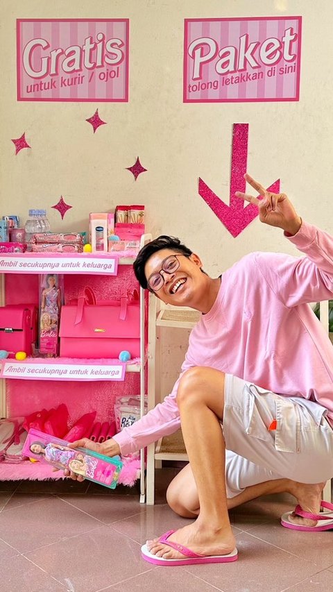 Aksinya Beri Jajan Serba Pink Ala Barbie untuk Driver Ojol Viral, Ini Sosok Aulion YouTuber Indonesia