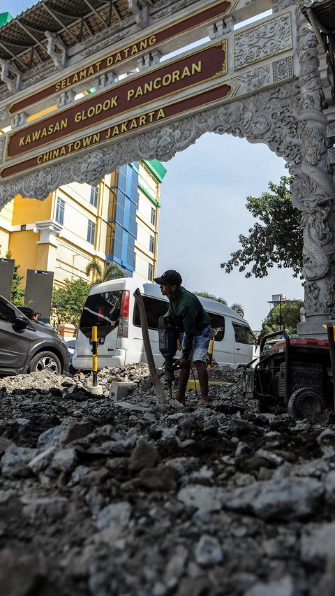 FOTO: Kondisi Trotoar di Kawasan Pasar Petak Sembilan Glodok yang Direvitalisasi agar Ramah Pejalan Kaki