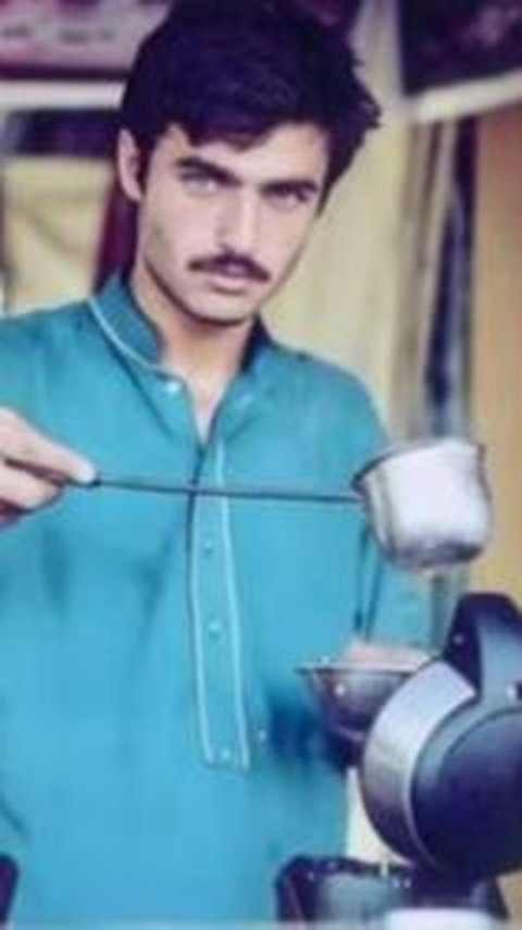 Penjual Teh Ganteng di Pakistan yang Viral Tujuh Tahun Lalu Kini Buka Kafe di London