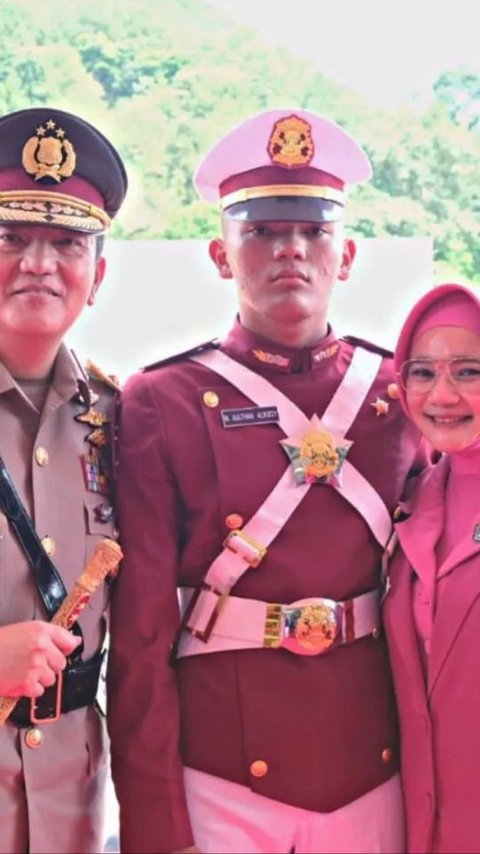 Potret Gagah Sultan Alrizqy Taruna Akpol Anak Bintang 2 Polri 'Penerus Jejak Sang Jenderal'