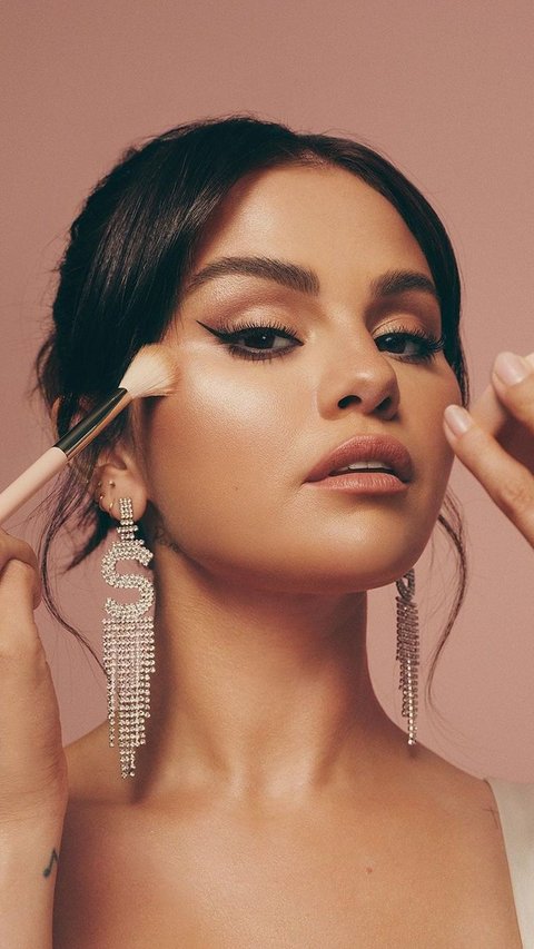 Raup Rp4,5 Triliun dari Rare Beauty, Selena Gomez Bakal Masuk Geng Miliuner di Dunia Showbiz?