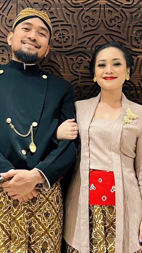 Pakai Baju Jawa, Intip Potret Keluarga Imam Darto yang Jarang Tersorot
