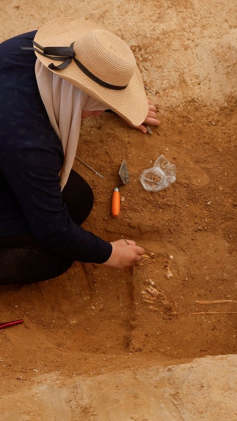 FOTO: Arkeologi Palestina Temukan 125 Makam Era Romawi Berusia 2.000 Tahun di Gaza, Kerangka & Sarkofagus Langka Jadi Penampakan Mengejutkan