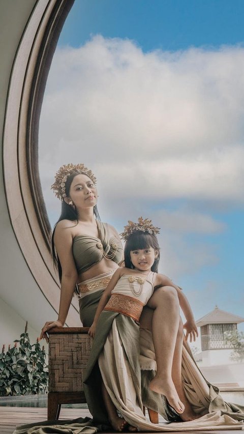 Dandan Adat Bali, Ini Potret Rachel Vennya, Xabiru, dan Chava yang Curi Perhatian