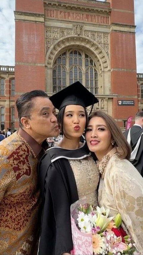 Potret Alifiya Anak Dede Yusuf Wisuda di Kampus Inggris, Cantik dan Anggun Pakai Kebaya