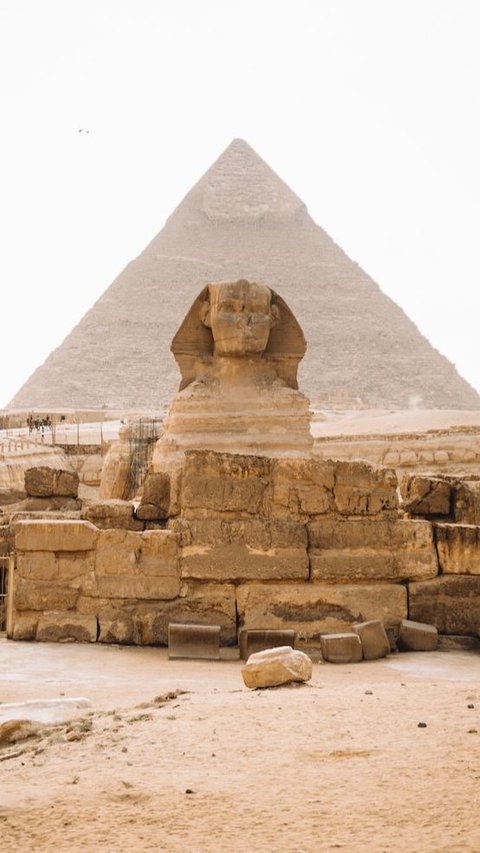 7 Fun Facts About The Pyramids of Giza