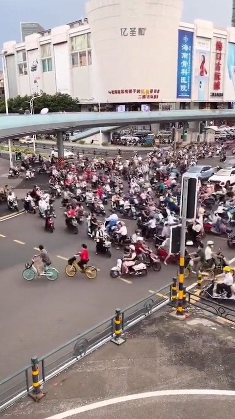 Perfect Driving in Dense Crossroads