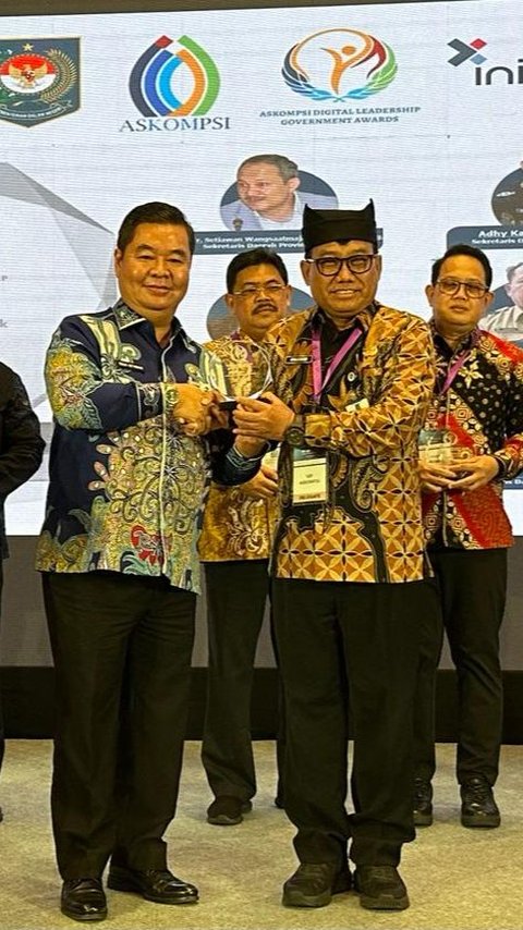 Sekda Banyuwangi Jadi Sekda Terbaik dalam Digital Leadership Government Awards 2023