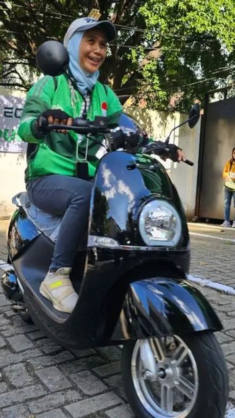 Menhub Klaim Pendapatan Pengemudi Ojol Naik Berkat Motor Listrik