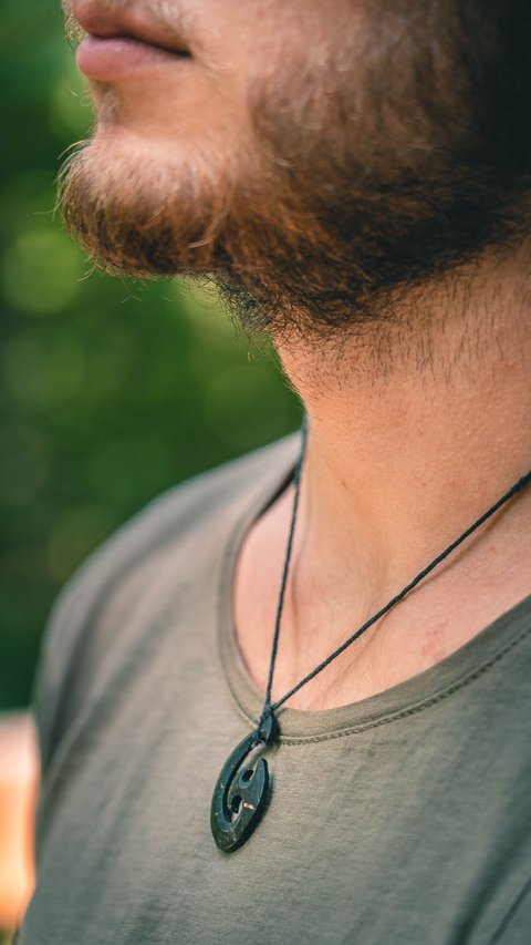 How to Grow a Beard Faster and Naturally Well-Groomed