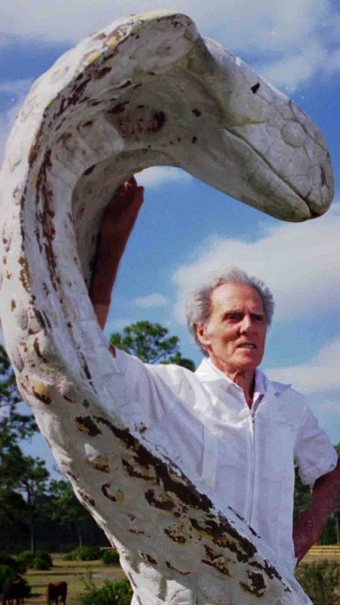 Bitten By Snake Hundred Time And Lives! Does This Man Really Immune to Venom?